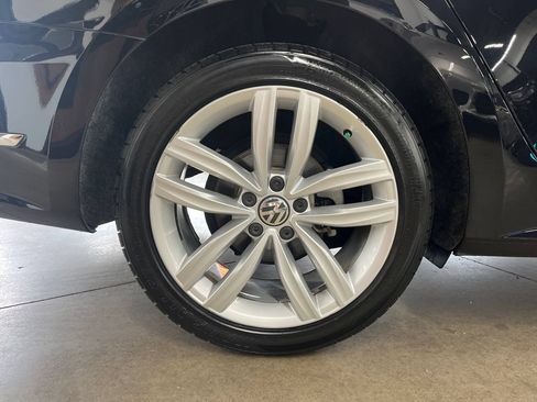 Used 2018 Volkswagen Passat 2.0T SE FWD image 27