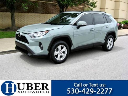 Used 2021 Toyota RAV4 XLE image 1