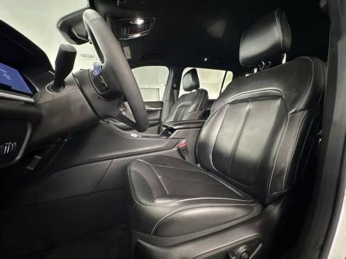 Used 2025 Jeep Grand Cherokee L Limited w/ Black Appearance Package RWD image 17