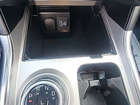 Used 2023 Ford Explorer XLT w/ Equipment Group 202A AWD/4WD image 29