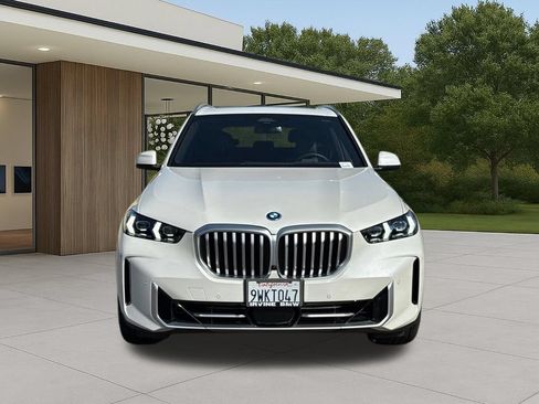 Used 2026 BMW X5 xDrive50e w/ Premium Package AWD/4WD image 4