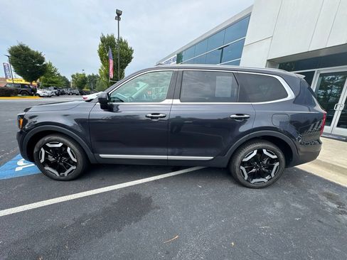Used 2025 Kia Telluride S AWD/4WD image 8