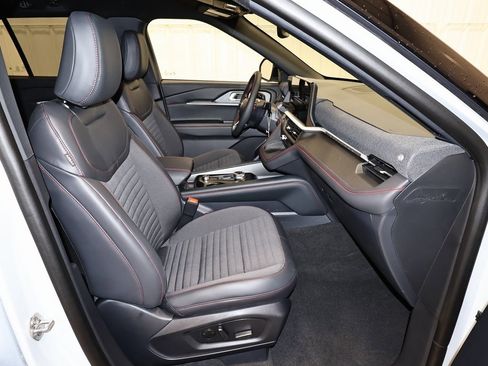 New 2026 Ford Explorer ST-Line w/ ST-Line Street Pack image 18