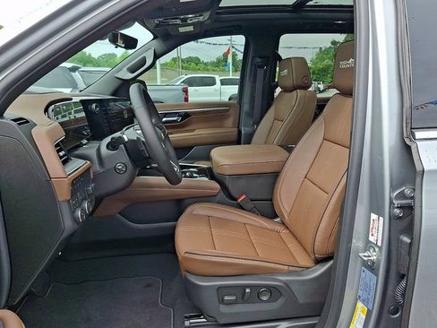 New 2026 Chevrolet Tahoe High Country w/ Sun And Tow Package AWD/4WD image 6