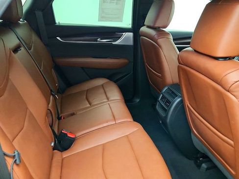 Used 2021 Cadillac XT5 Premium Luxury image 11