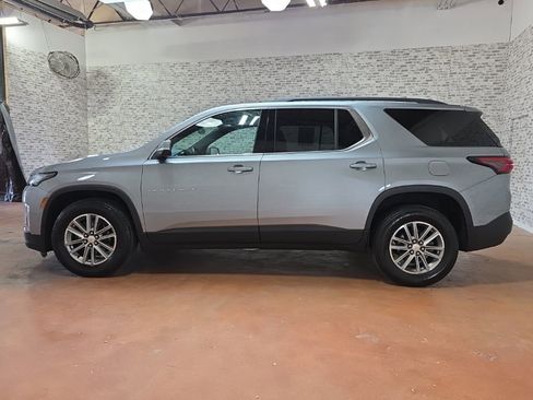 Used 2023 Chevrolet Traverse LT image 4