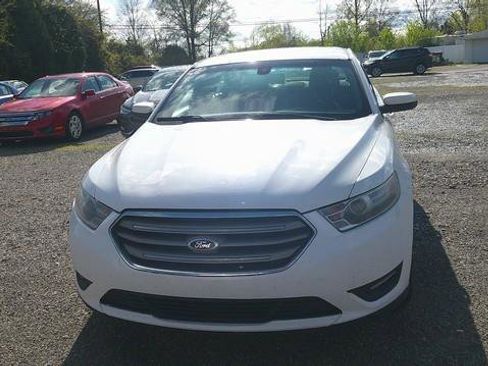 Used 2014 Ford Taurus SEL w/ Equipment Group 201A FWD image 2