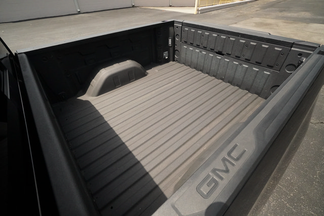 Used 2024 GMC Sierra 1500 AT4 w/ Technology Package AWD/4WD image 13