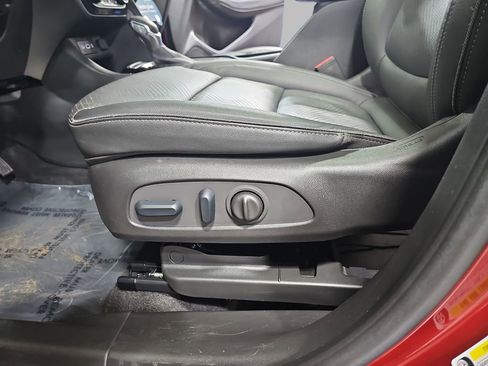 Certified 2023 Buick Encore GX Essence w/ Experience Buick Package FWD image 34