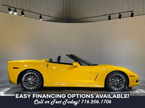 Used 2005 Chevrolet Corvette Convertible w/ Preferred Equipment Group RWD image 6