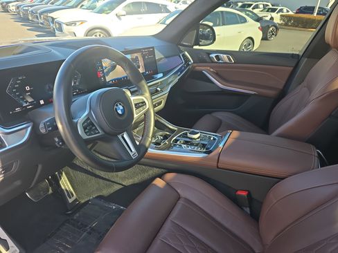 Used 2025 BMW X7 M60i w/ Executive Package image 15