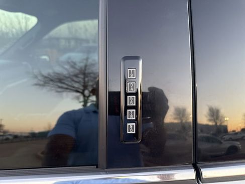 Used 2021 Ford F150 Lariat w/ Equipment Group 502A High image 11