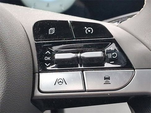 Certified 2023 Hyundai Elantra SEL w/ Convenience Package image 22