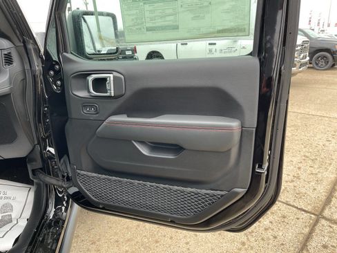 New 2026 Jeep Gladiator Rubicon w/ Steel Power Dome Hood Package AWD/4WD image 18
