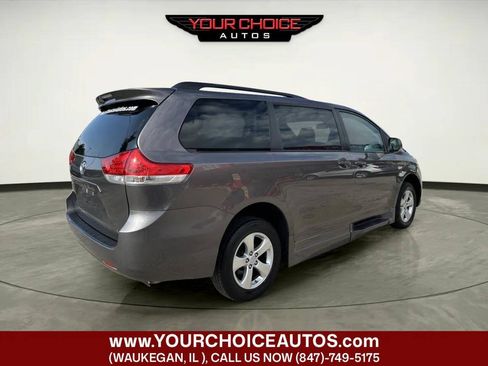 Used 2013 Toyota Sienna LE FWD image 7