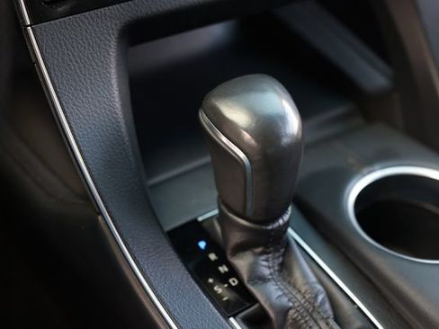 Used 2019 Toyota Avalon Touring FWD image 42