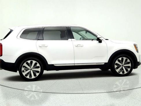 Used 2022 Kia Telluride EX w/ EX Premium Package FWD image 4