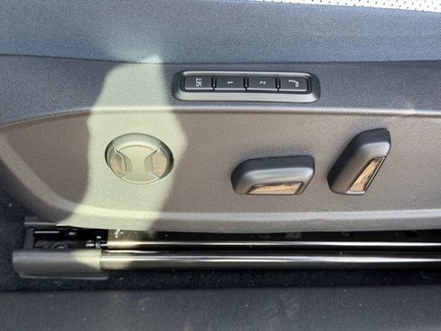 New 2025 Volkswagen ID.4 Pro S image 24