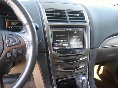 Used 2015 Lincoln MKX AWD w/ Equipment Group 102A image 20