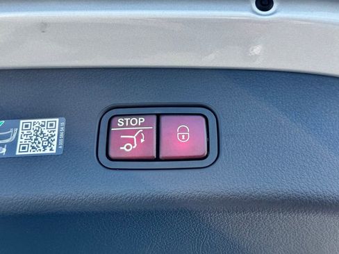 New 2025 Mercedes-Benz GLC 350e 4MATIC image 15