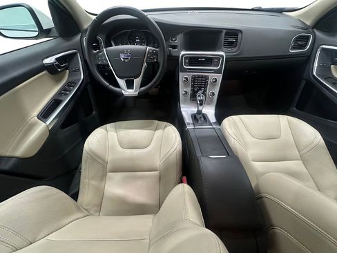 Used 2017 Volvo S60 T5 Dynamic image 19