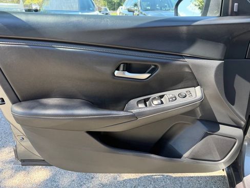 Used 2025 Nissan Sentra SV FWD image 23