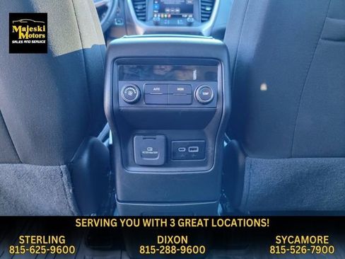 Used 2023 GMC Acadia SLE w/ Driver Convenience Package image 25