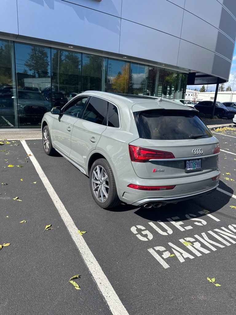 Used 2021 Audi SQ5 Premium Plus w/ Premium Plus Package AWD/4WD image 6