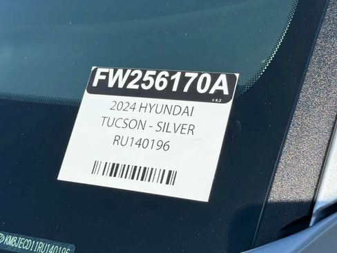 Used 2024 Hyundai Tucson Limited AWD/4WD image 12