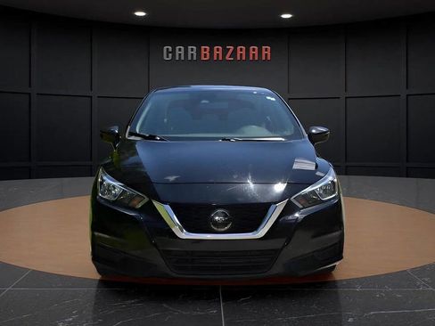 Used 2020 Nissan Versa SV image 3