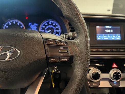 Used 2019 Hyundai Elantra SE w/ Cargo Package image 14
