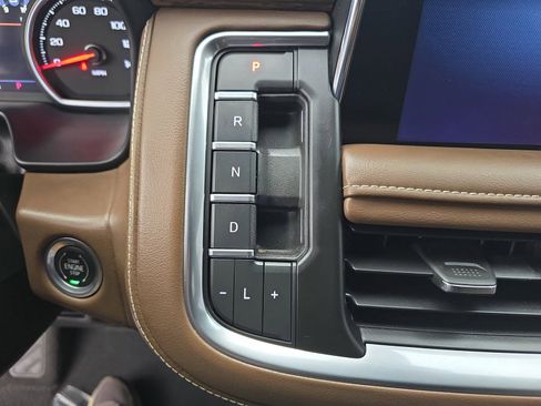 Used 2021 Chevrolet Tahoe High Country w/ Premium Package AWD/4WD image 32