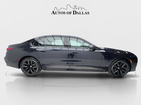Used 2023 BMW 740i w/ Luxury Rear Seating Package RWD image 6