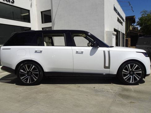 Used 2023 Land Rover Range Rover Long Wheelbase SE AWD/4WD image 8