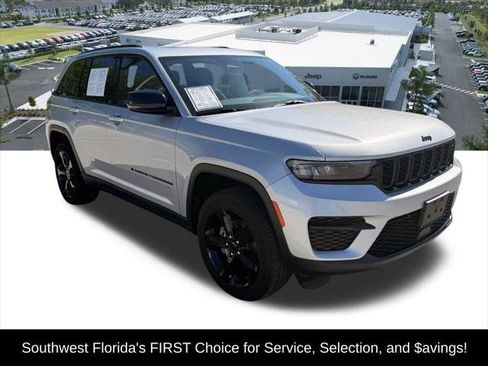 Certified 2023 Jeep Grand Cherokee Altitude image 2
