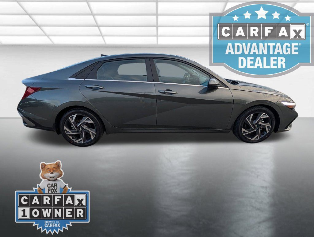 Used 2025 Hyundai Elantra SEL FWD image 31