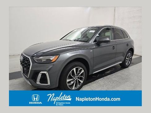 Used 2023 Audi Q5 2.0T Premium w/ Convenience Package AWD/4WD image 1