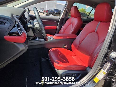 Used 2022 Toyota Camry XSE FWD image 9
