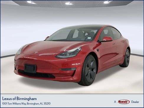 Used 2021 Tesla Model 3 Standard Range Plus image 1