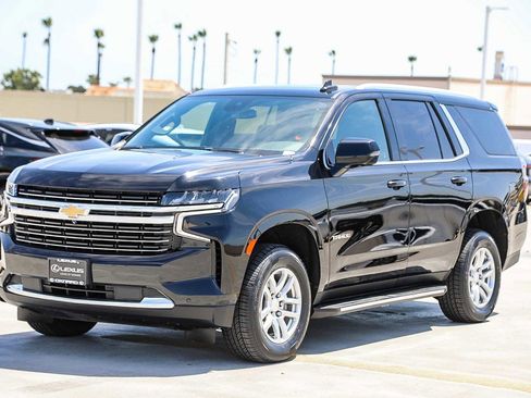 Used 2023 Chevrolet Tahoe LT w/ Luxury Package RWD image 3