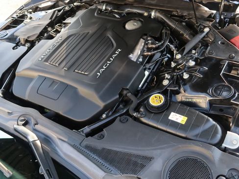 Used 2016 Jaguar F-TYPE R image 38