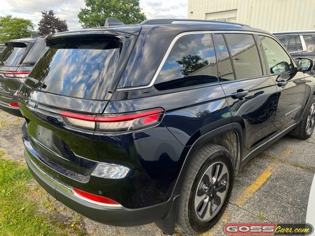 Used 2022 Jeep Grand Cherokee Limited 4xe AWD/4WD image 3