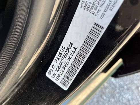 Used 2024 RAM 1500 Laramie AWD/4WD image 36