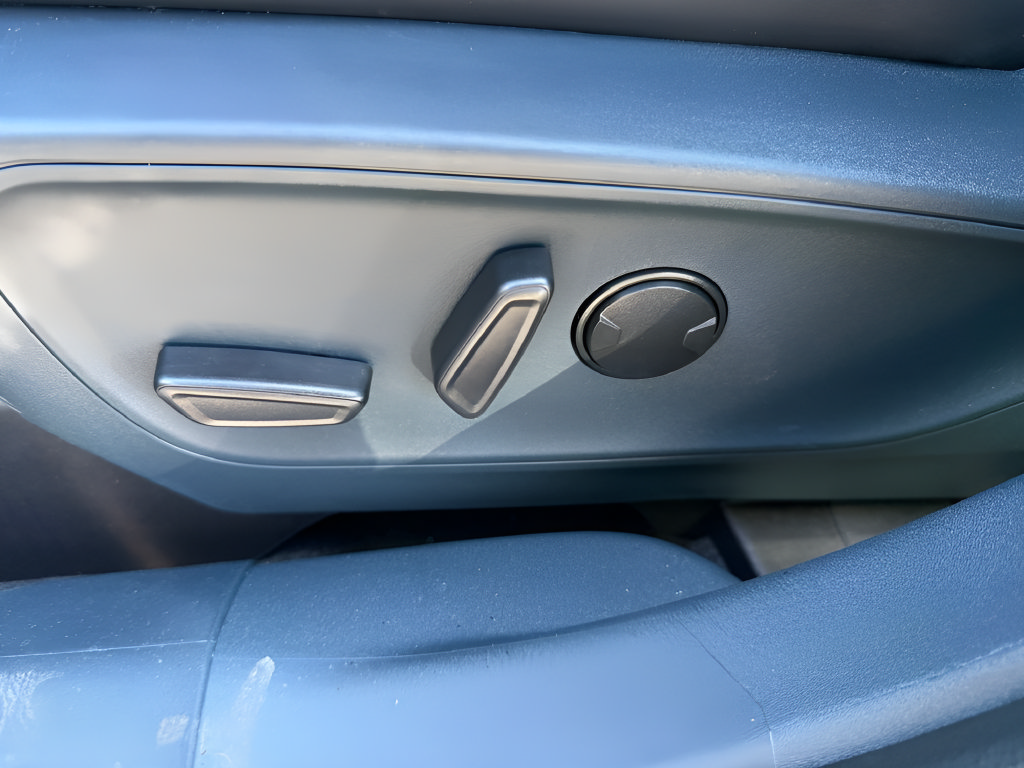 Used 2025 Ford Maverick Lobo AWD/4WD image 21