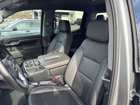 Certified 2025 GMC Sierra 1500 SLT image 9