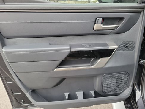 Used 2025 Toyota Tundra Limited image 9