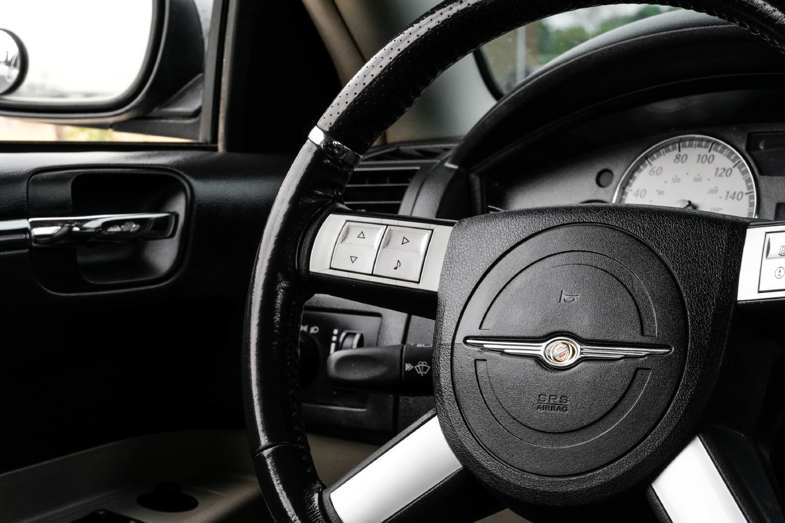 Used 2006 Chrysler 300 SRT8 w/ SRT Option Group II RWD image 15