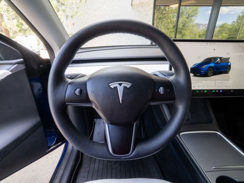 Used 2024 Tesla Model Y Long Range AWD/4WD image 13