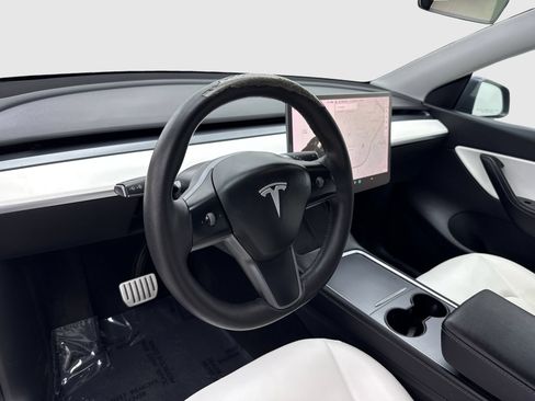 Used 2022 Tesla Model Y Performance AWD/4WD image 18