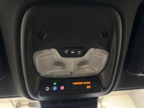 Used 2024 Chevrolet Colorado Z71 image 11